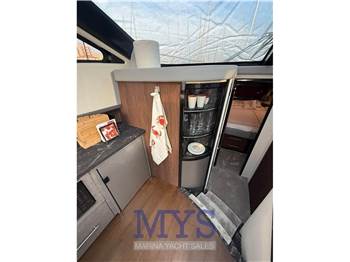 Marquis 420 Sport Coupe