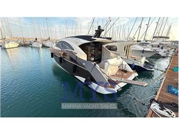Marquis 420 Sport Coupe