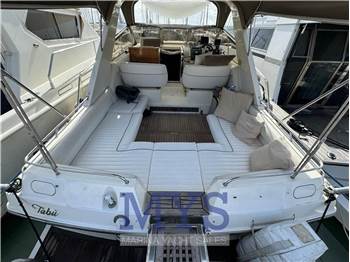 Fairline 33