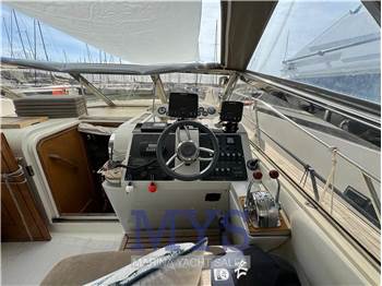 Fairline 33