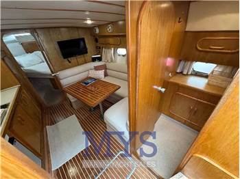 Fairline 33