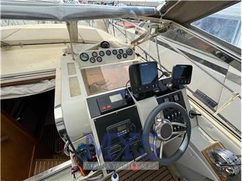 Fairline 33