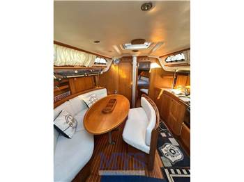 X-Yachts X 382
