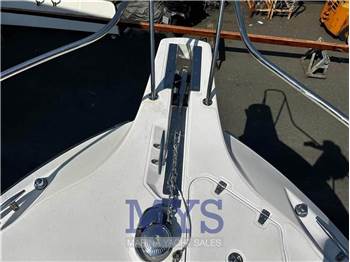 Boston Whaler 305 CONQUEST