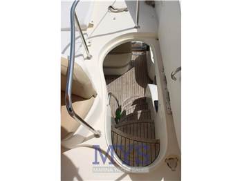 Azimut 46