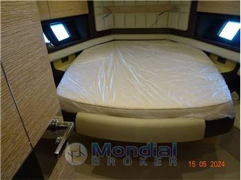 AZIMUT 64 FLY