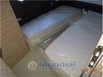AZIMUT 64 FLY