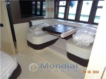 AZIMUT 64 FLY