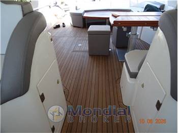 SUNSEEKER PREDATOR 68