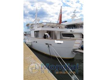 CAMPER e NICHOLSON NAVETTA