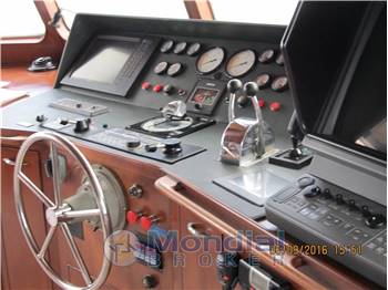 CAMPER e NICHOLSON NAVETTA