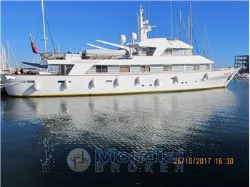 CAMPER e NICHOLSON NAVETTA