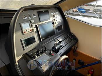 CANTIERI ADRIATICO PERSHING 64