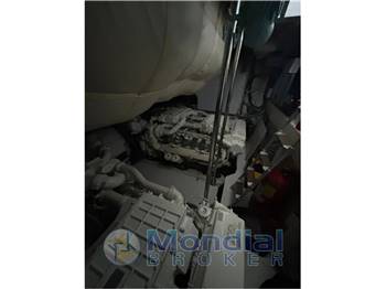 CANTIERI ADRIATICO PERSHING 64