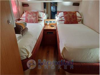 FERRETTI 630