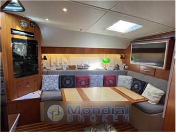 Tiara 410