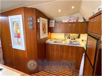 Tiara 410