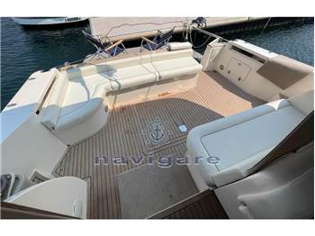 Cayman 38 WA