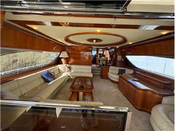 Ferretti Yachts FERRETTI 810
