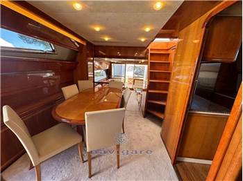 Ferretti Yachts FERRETTI 810