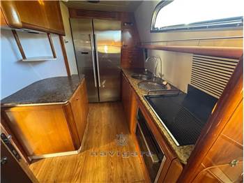 Ferretti Yachts FERRETTI 810