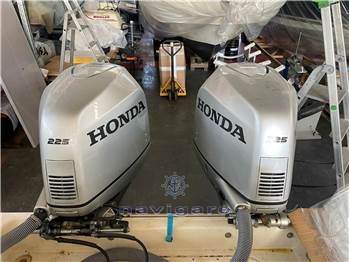 Pursuit 2870 Center Console