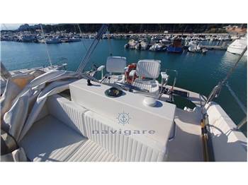 Riviera Marine 33 Flybridge