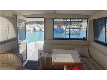 Riviera Marine 33 Flybridge