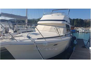 Riviera Marine 33 Flybridge