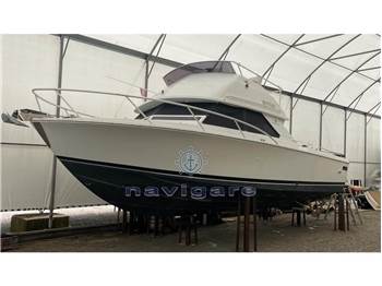 Bertram Yacht 28' SF