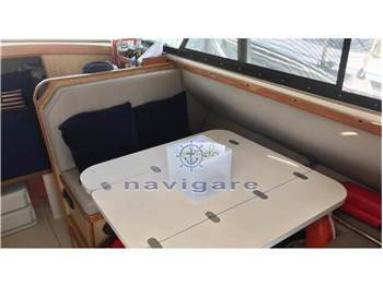 Bertram Yacht 28' SF