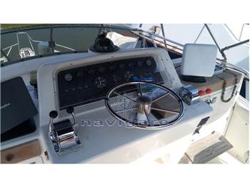 Bertram Yacht 37' SF