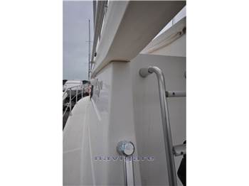 Azimut AZ 37