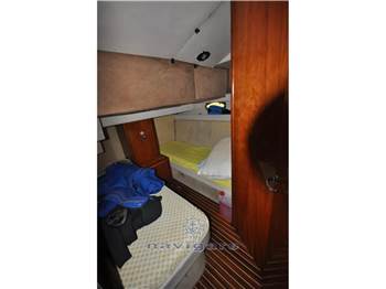Azimut AZ 37