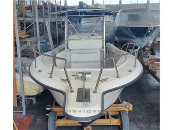 Pursuit 2870 Center Console