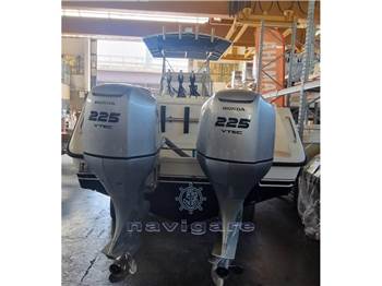 Pursuit 2870 Center Console