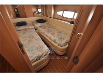Cayman Yachts 52 WA