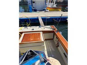 Boston Whaler 23 Outrage