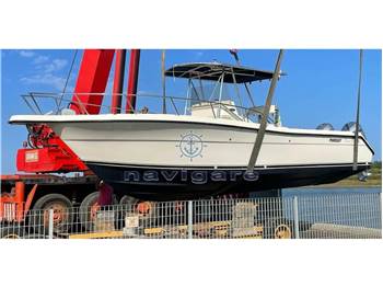 Pursuit 2870 Center Console