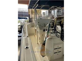 Pursuit 2870 Center Console