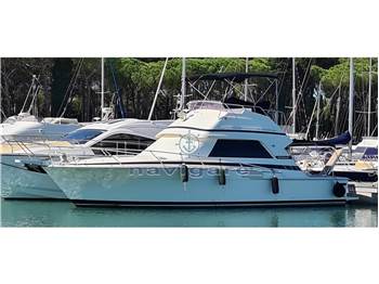 Bertram Yacht 37' SF