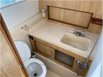 Bertram Yacht 28' SF