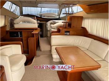 Ferretti Yachts 530