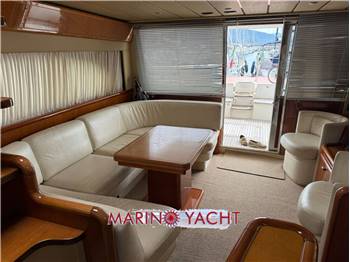 Ferretti Yachts 530