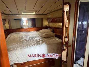Ferretti Yachts 530