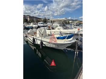 Boston Whaler OUTRAGE 22