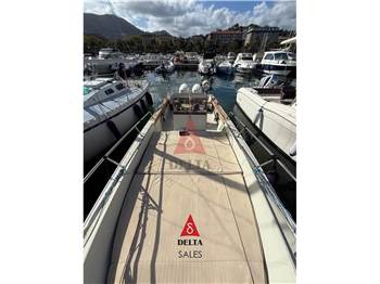 Boston Whaler OUTRAGE 22