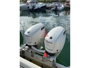 Boston Whaler OUTRAGE 22