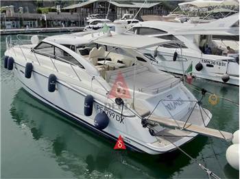 Princess Yachts V 45