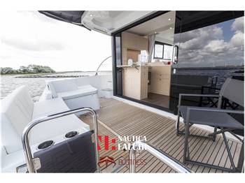 BENETEAU SWIFT TRAWLER 41 SEDAN e FLY